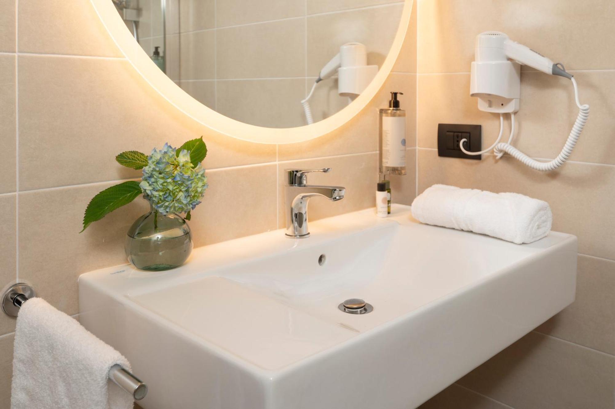 Hotel Plaza ซานมาร์ติโนซิกโคมาริโอ ภายนอก รูปภาพ