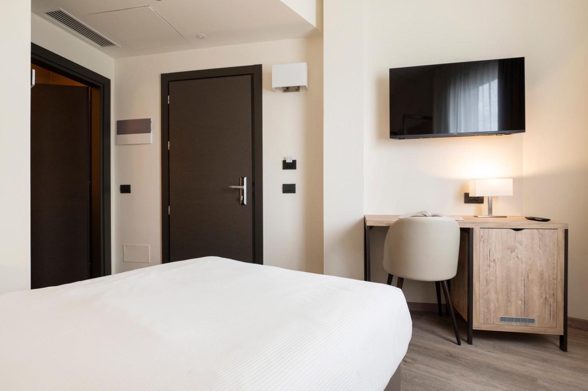 Hotel Plaza ซานมาร์ติโนซิกโคมาริโอ ภายนอก รูปภาพ