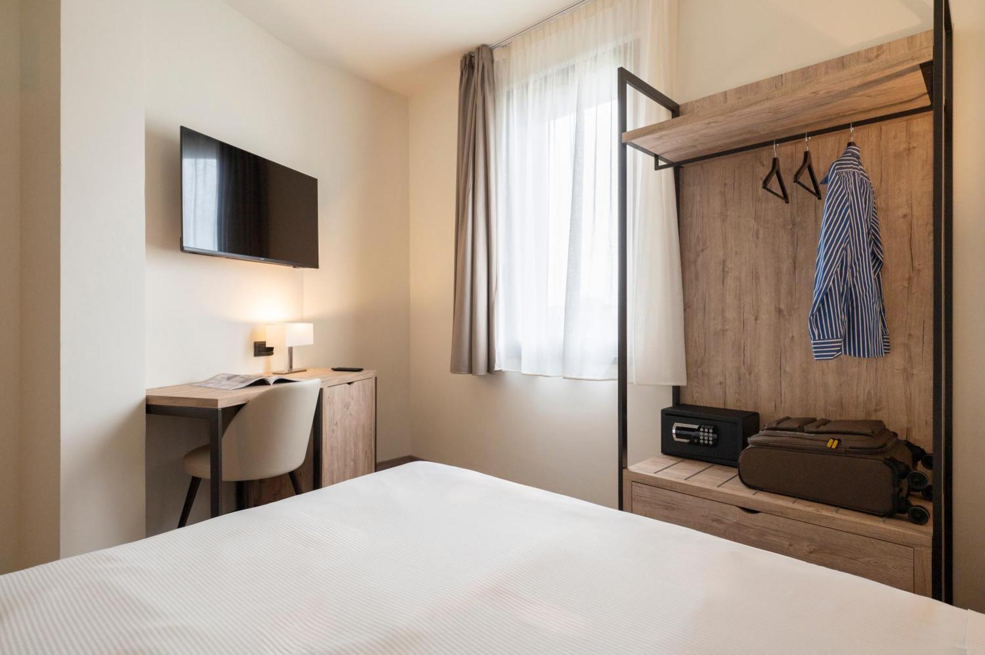 Hotel Plaza ซานมาร์ติโนซิกโคมาริโอ ภายนอก รูปภาพ
