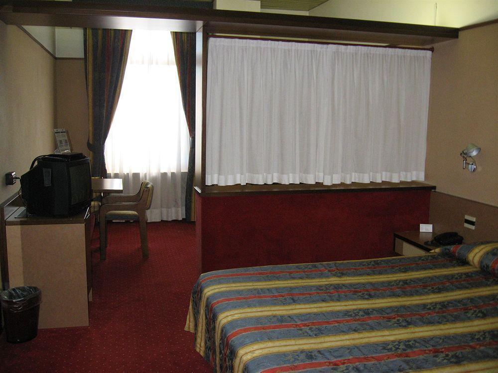 Hotel Plaza ซานมาร์ติโนซิกโคมาริโอ ภายนอก รูปภาพ